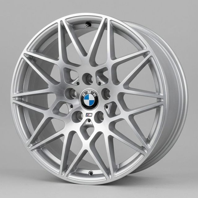 18 inch Silver Mesh Cross-Spoke alloy rim