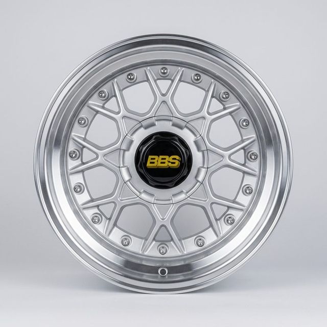 15 inch Silver Deep-Dish Mesh alloy rim